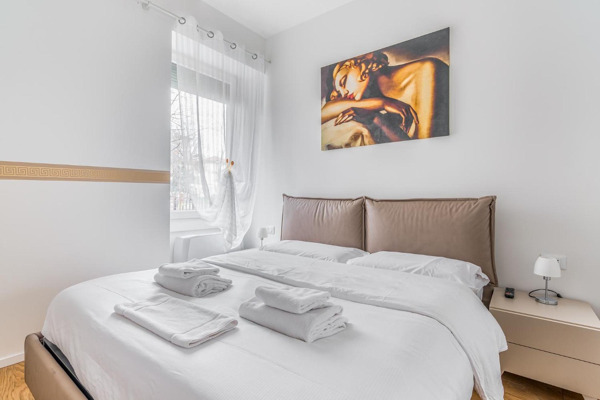 Milano Vetra-Parco Delle Basiliche 2 Pax- Wifi- Banfi Apartment Luaran gambar